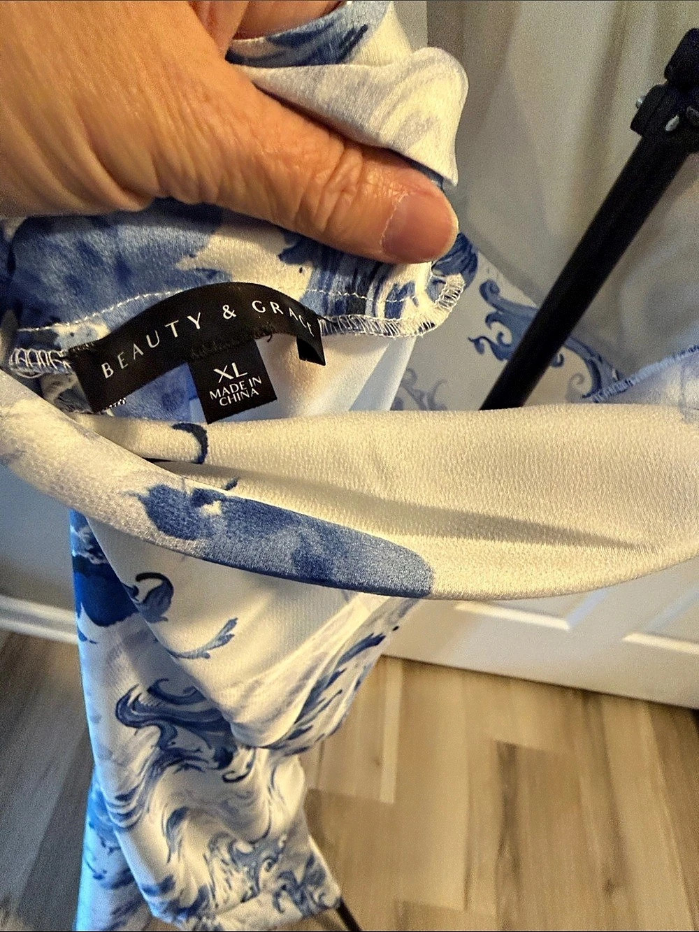 Beauty & Grace Square Neck Floral Draped Back Maxi Dress Blue & White XL - Picture 3 of 5